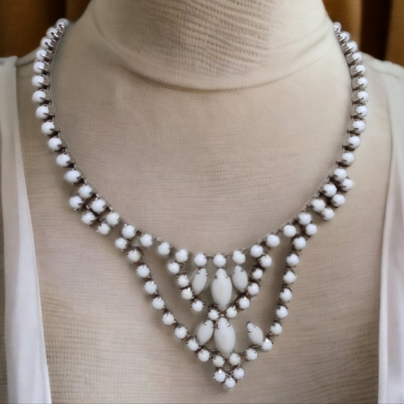 Vintage fancy 50s white milk glass necklace